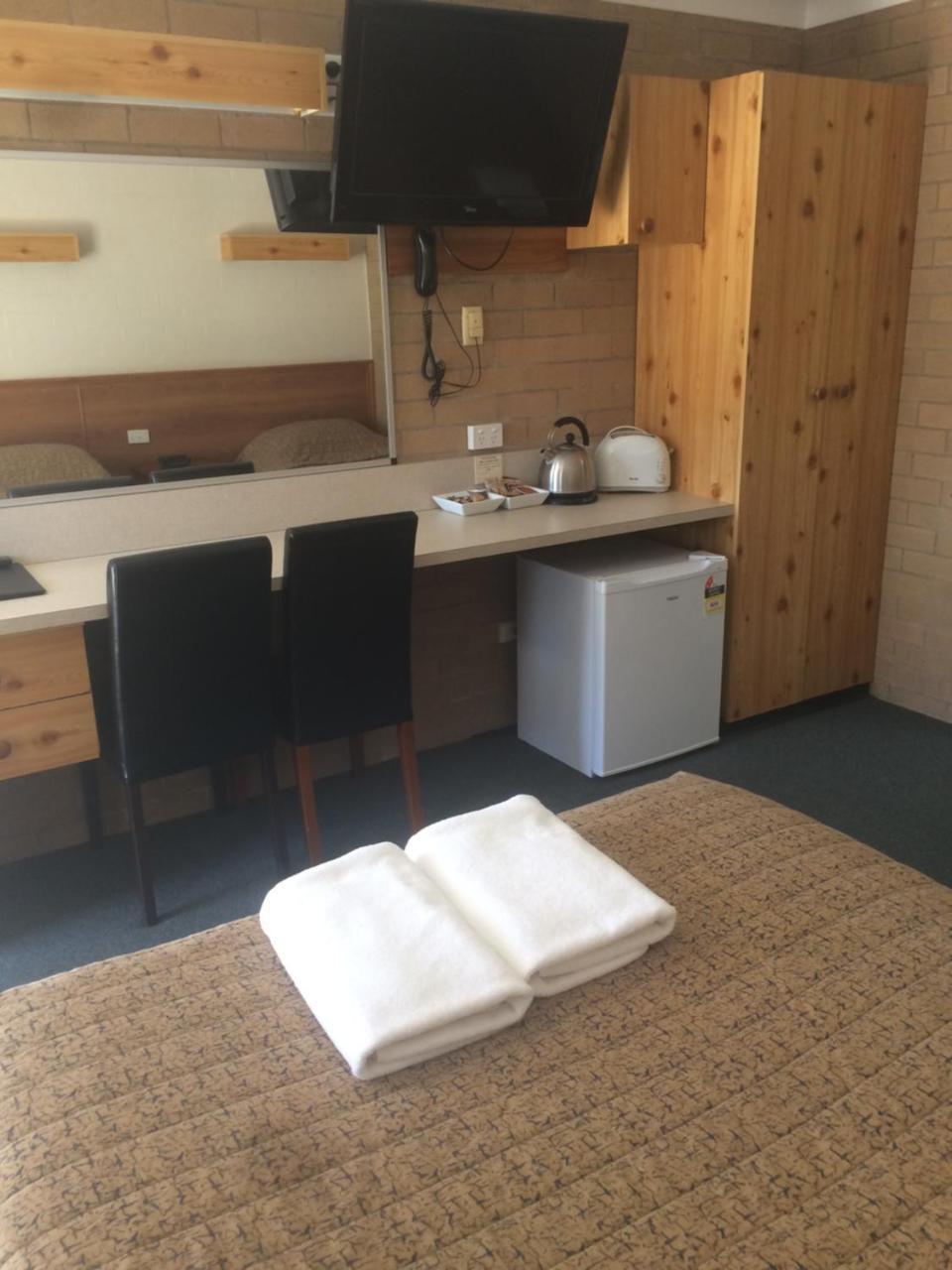 Alexander Motor Inn Мори Екстериор снимка