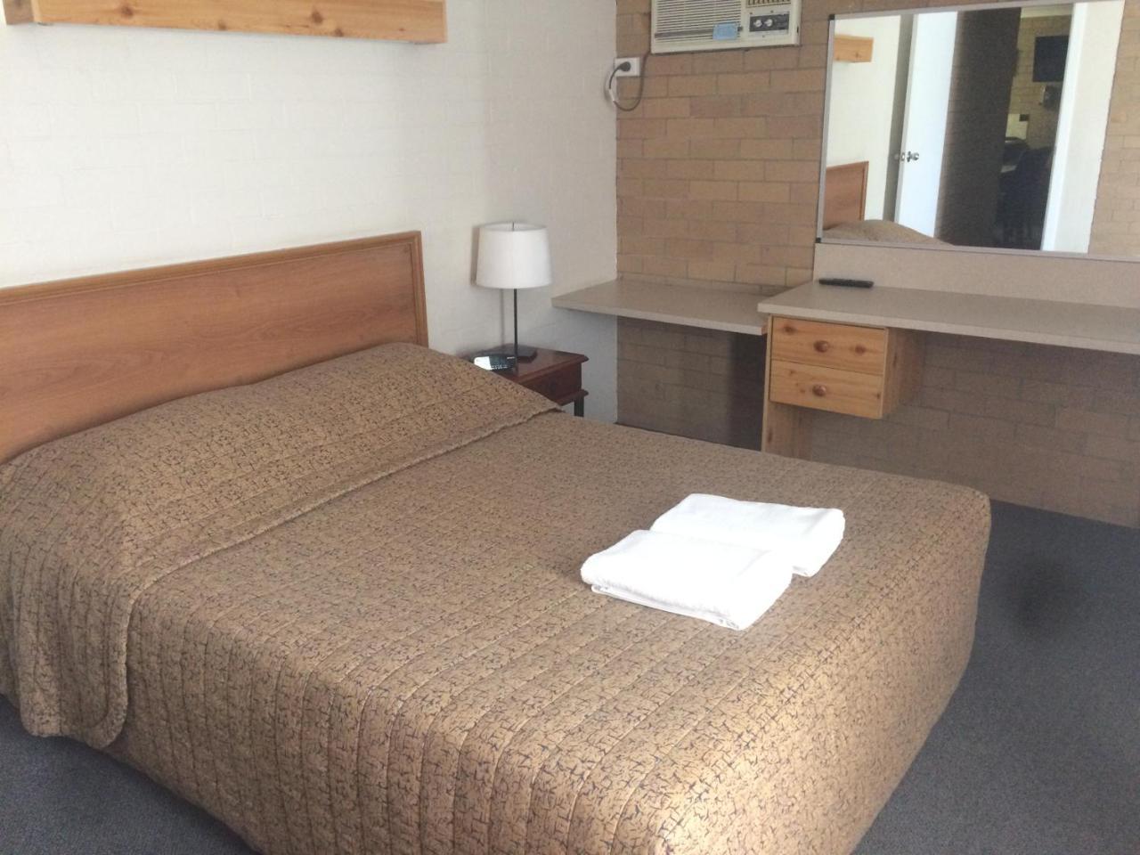 Alexander Motor Inn Мори Екстериор снимка